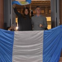 Juliana Awada, protagonista junto a Mauricio Macri en el balcón de la Casa Rosada