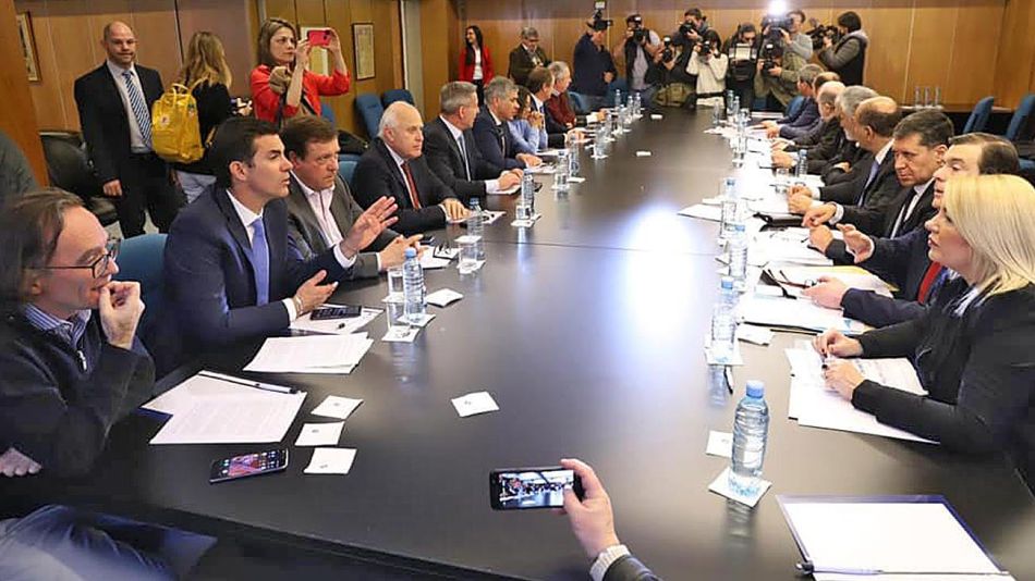 20192408_gobernadores_cfi_telam_g.jpg