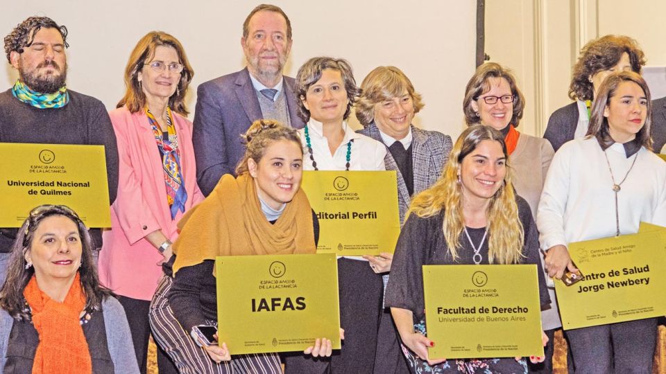 Lactario. Perfil fue reconocida como empresa periodística “amiga de la lactancia”, la única con este espacio.