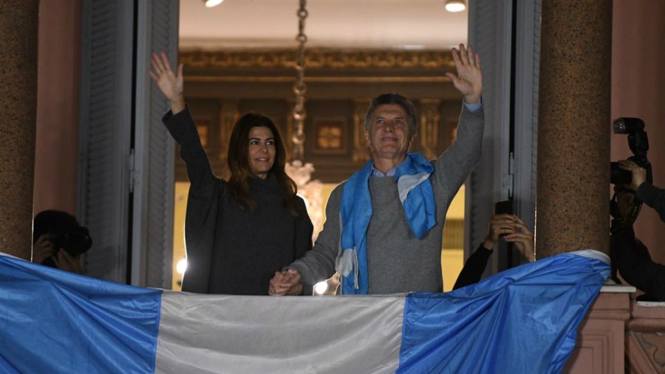 Emoción y arenga por parte de Mauricio Macri, desde el balcón de la Casa Rosada.