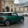 MINI 60 Years Edition junto al primer classic Mini de 1959.