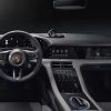 Una de las primeras imágenes del interior del Porsche Taycan.