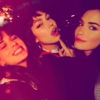 Lali Espósito y Úrsula Corberó: mucha complicidad en su salida de "solteras"