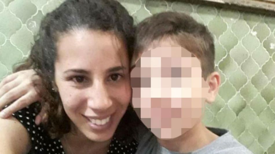 La oficial Karina Castillo tiene 33 años y perdió un ojo a raíz del balazo.