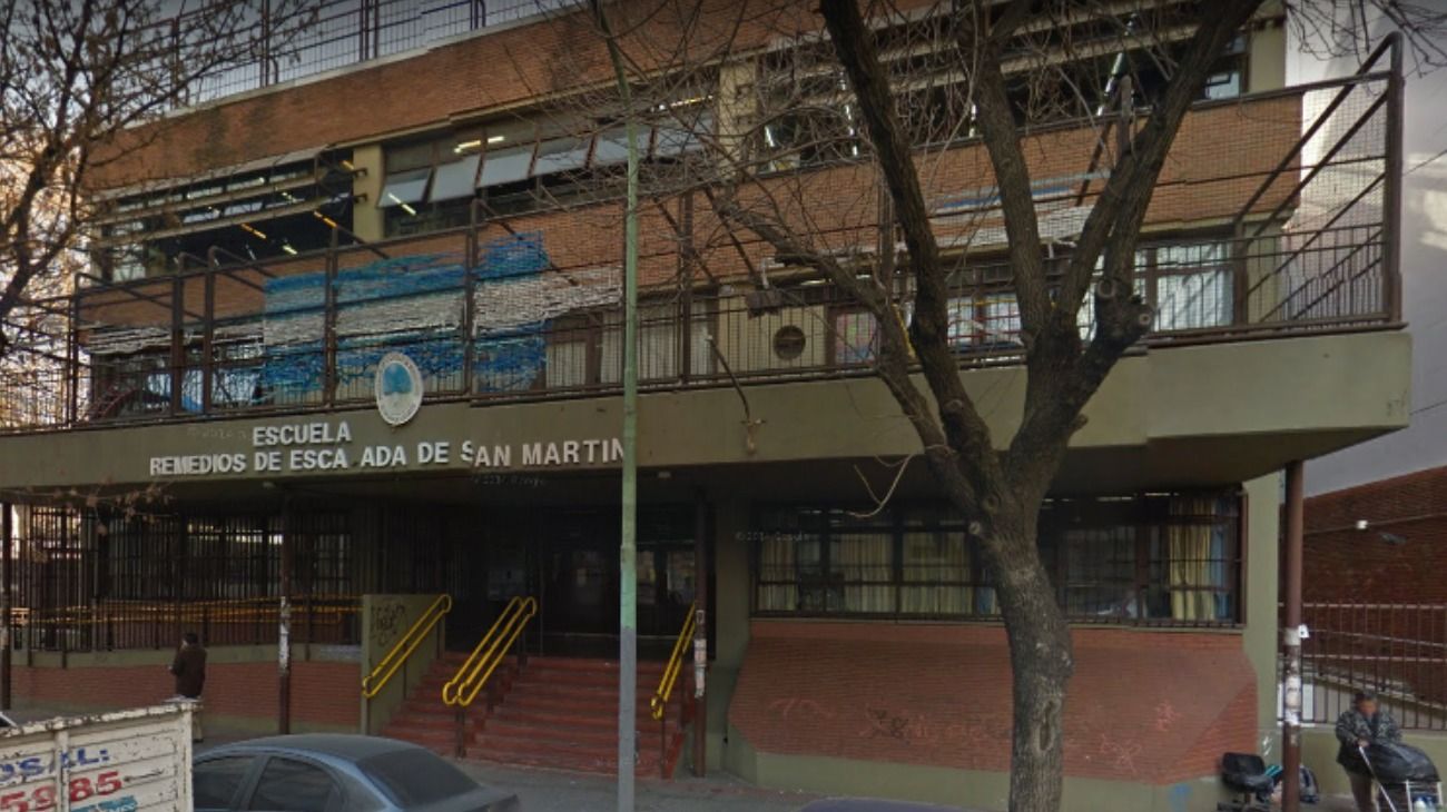 La escuela se encuentra en Roosevelt 1510, en el barrio porteño de Belgrano.