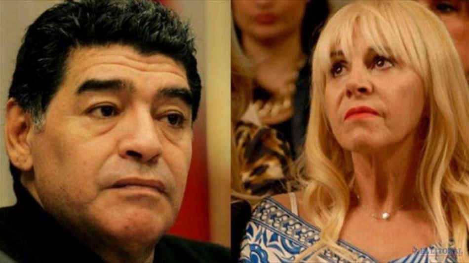 Allananamiento y Escándalo: Diego Maradona reclama sus camisetas a Claudia Villafañe