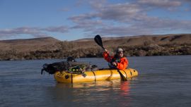 El río Santa Cruz y sus crecidas nos permitieron hacer algunos tramos en la modalidad de bikerafting, pero no todo lo que habíamos planeado.