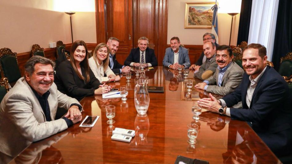 Alberto Fernández se reunió con el bloque del PJ