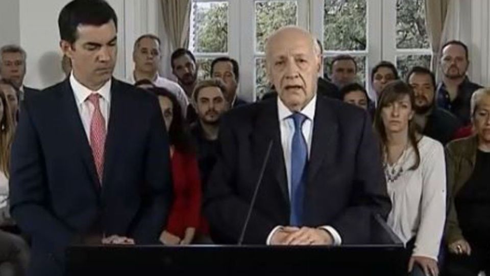 Roberto Lavagna en conferencia de prensa