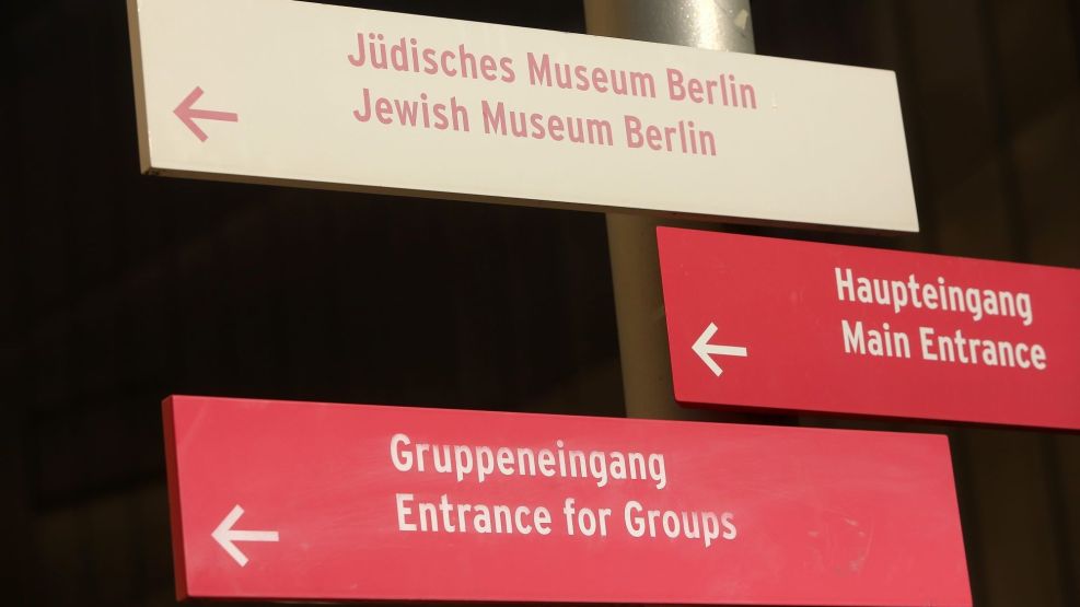 Controversy Follows Ouster Of Jewish Museum Director