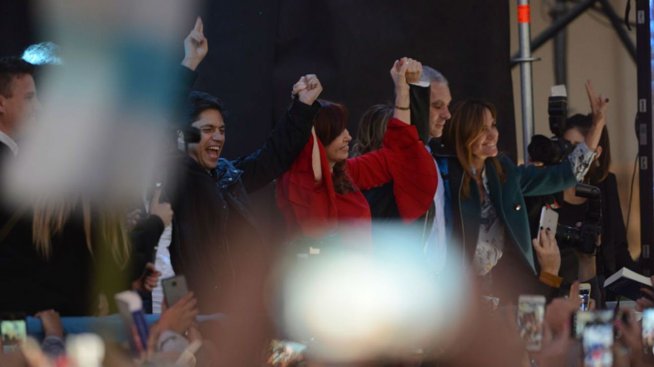 Después del acto, Cristina cedió la palabra al candidato a gobernador, Axel Kicillof.