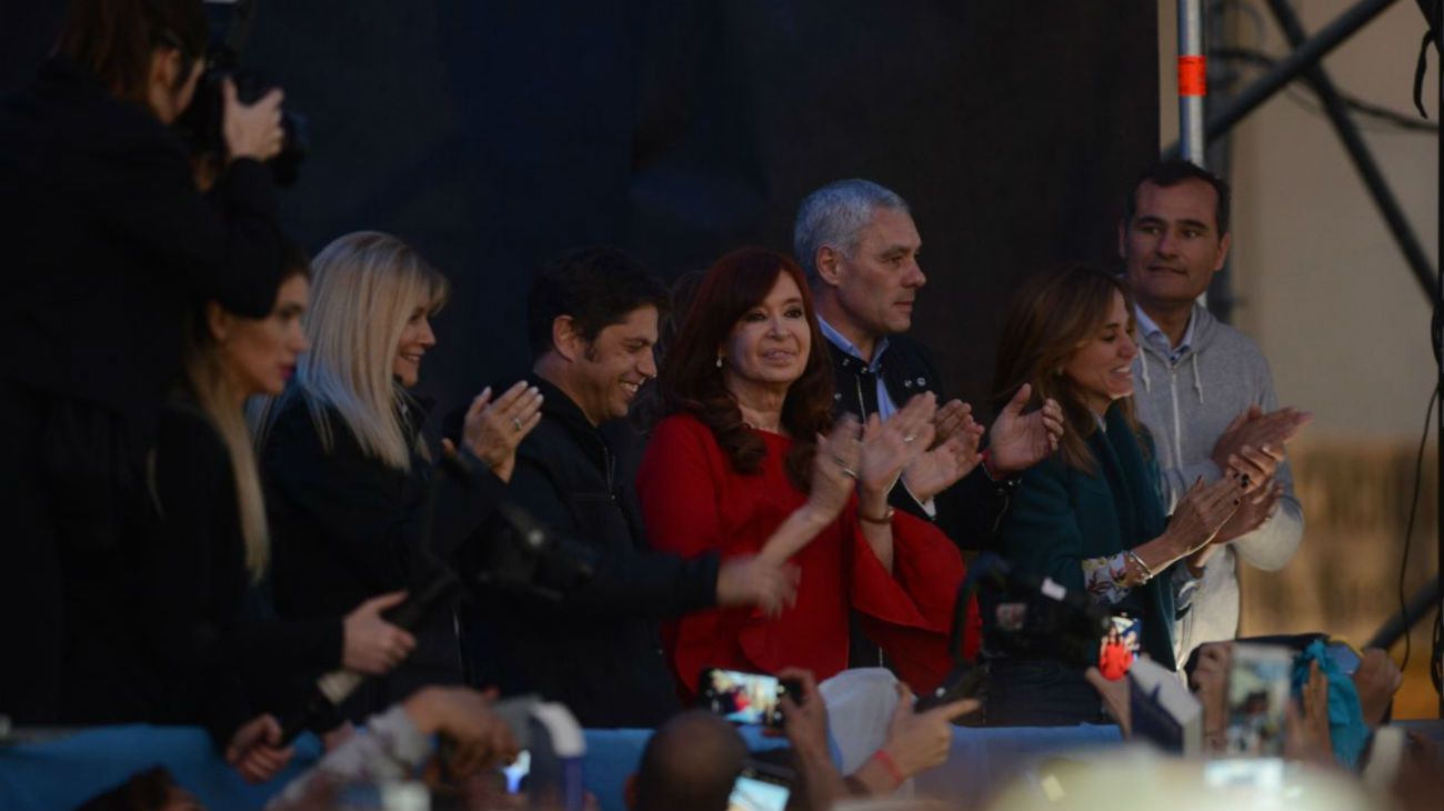 Después del acto, Cristina cedió la palabra al candidato a gobernador, Axel Kicillof.