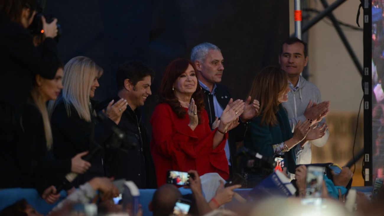 Después del acto, Cristina cedió la palabra al candidato a gobernador, Axel Kicillof.