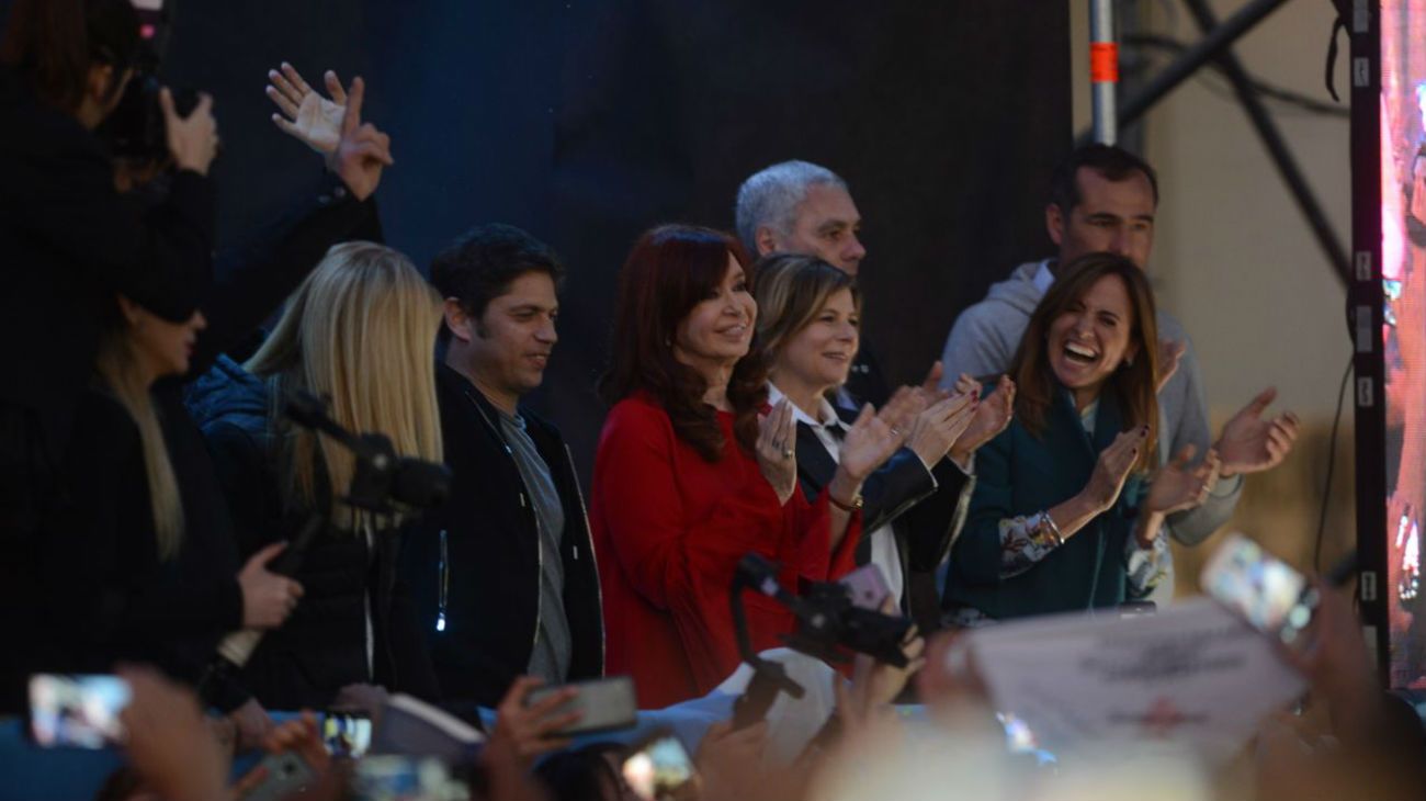 Después del acto, Cristina cedió la palabra al candidato a gobernador, Axel Kicillof.