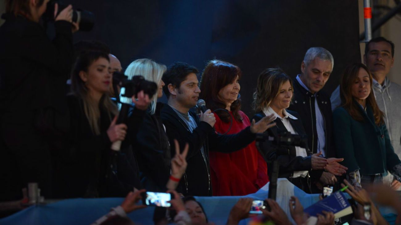 Después del acto, Cristina cedió la palabra al candidato a gobernador, Axel Kicillof.