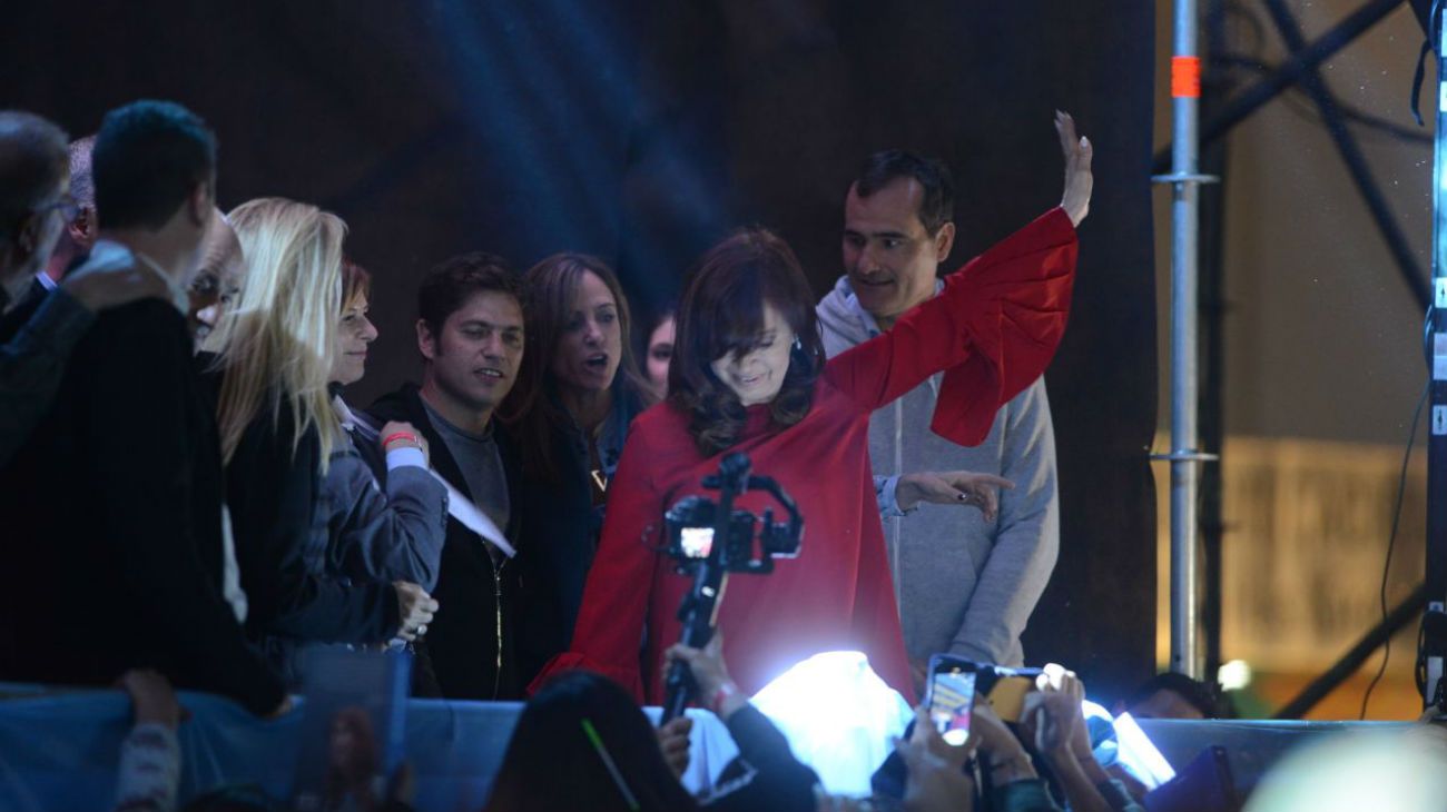 Después del acto, Cristina cedió la palabra al candidato a gobernador, Axel Kicillof.