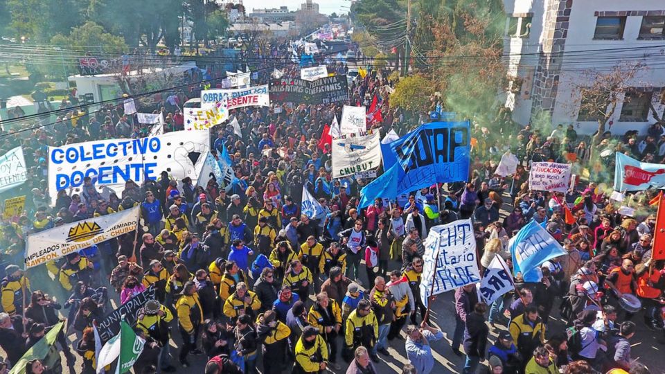 20193108_docentes_chubut_cedoc_g.jpg
