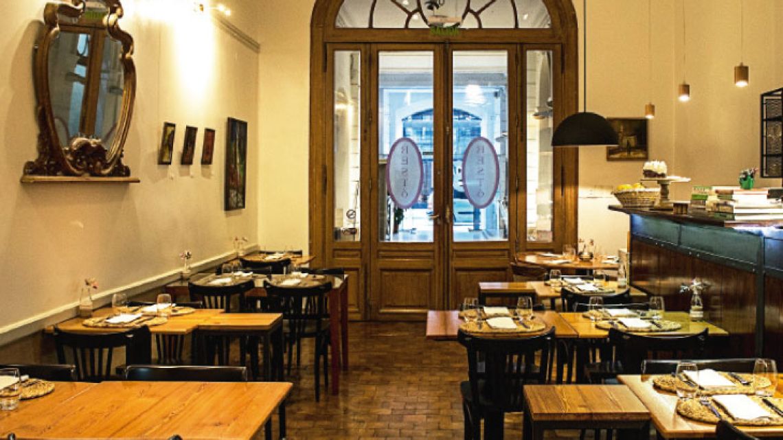 001-querido-bistro