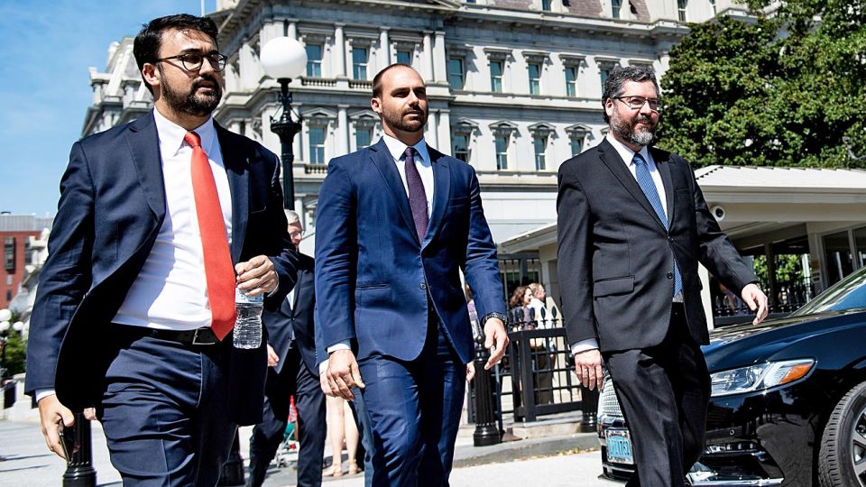 Equilibrio. Fue lo que les faltó a ambos magnates de la prensa en el caso cubano.