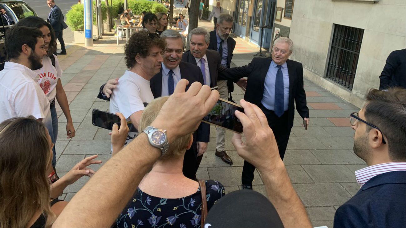 Fernández al llegar a la Universidad Camilo José Cela de Madrid.