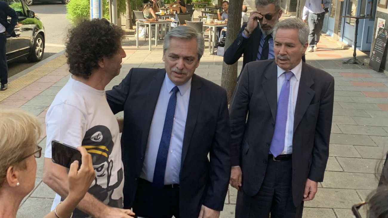 Fernández al llegar a la Universidad Camilo José Cela de Madrid.