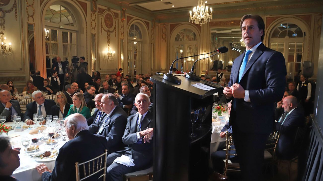 Luis Lacalle Pou, candidato del Partido Nacional uruguayo, en un almuerzo con empresarios de las dos orillas en el Alvear Palace