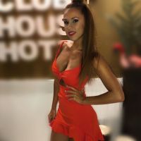Barby Silenzi incendió las redes en toples y mostrando la cola