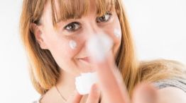 Cuidados de la piel: cuello y escote