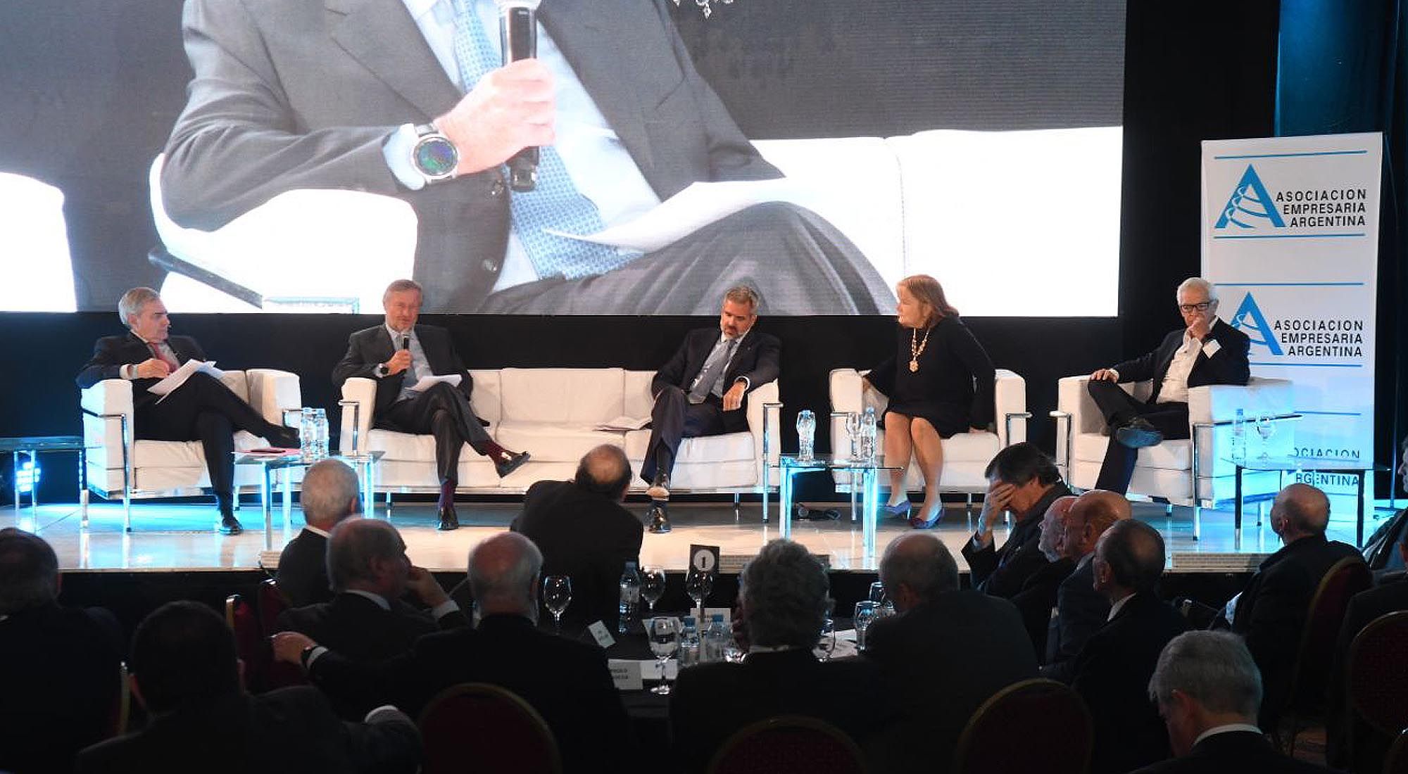 El presidente Mauricio Macri Cerró la jornada de AEA.