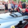 Scuderia Ferrari festejó su 90° aniversario en la Piazza Duomo de Milán.