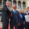 Scuderia Ferrari festejó su 90° aniversario en la Piazza Duomo de Milán.