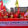 Scuderia Ferrari festejó su 90° aniversario en la Piazza Duomo de Milán.
