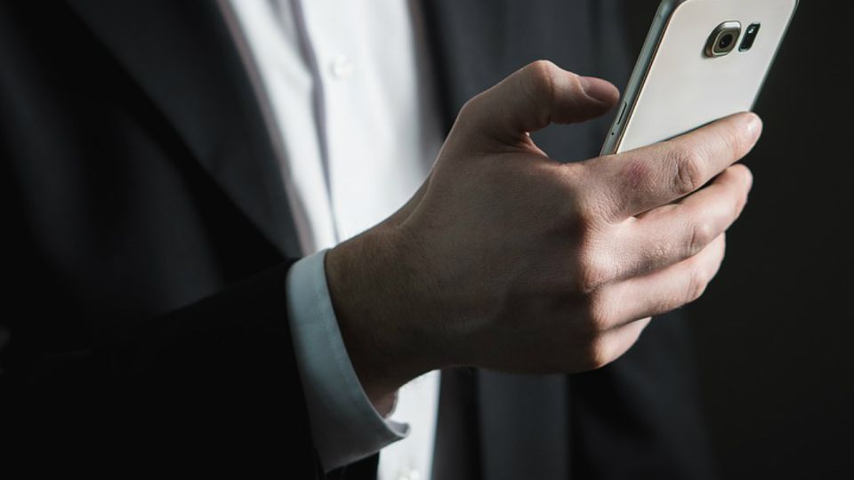 El robo –que tuvo lugar en marzo pasado– es considerado el tercero que se lleva a cabo con ayuda de un software de IA, según investigadores de la compañía de ciberseguridad Symantec.