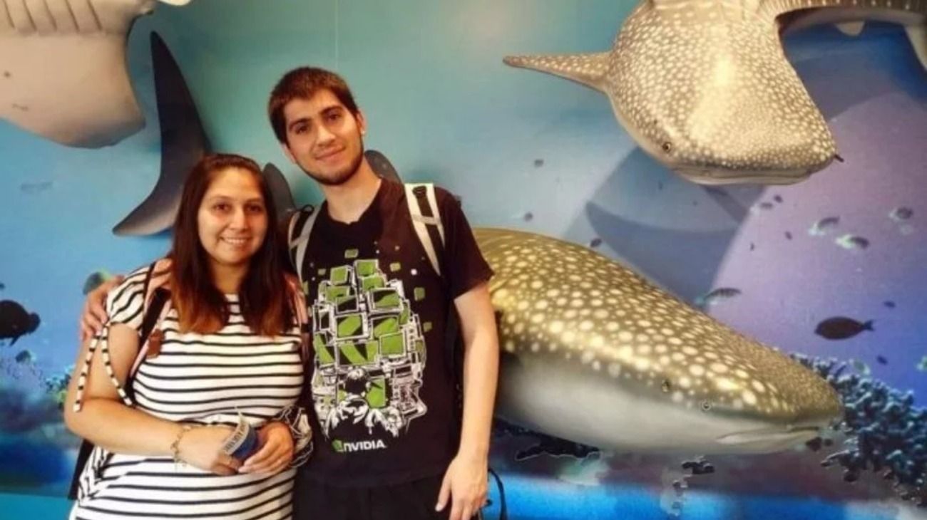 Micaela Durán y Alejandro Ybañez, los padres de las trillizas gemelas de Comorodo Rivadavia. 