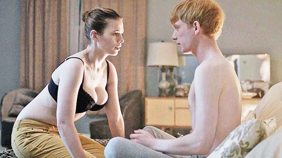 Black Mirror. Un capítulo de la serie inglesa se llamó: "Vuelvo enseguida". Plantea una distopía sobre el nuevo paradigma.