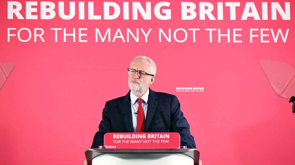 Estrategia. El líder de la oposición frustraría el plan de Johnson.