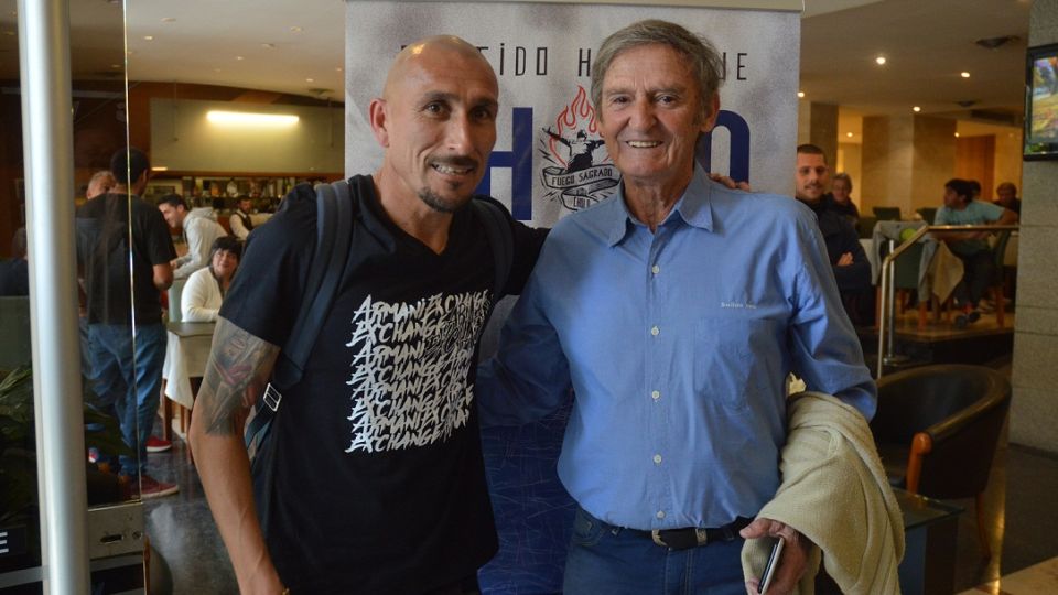 PRIMER DT. El Cholo Guiñazú junto a Francisco Cacho Fiandino.