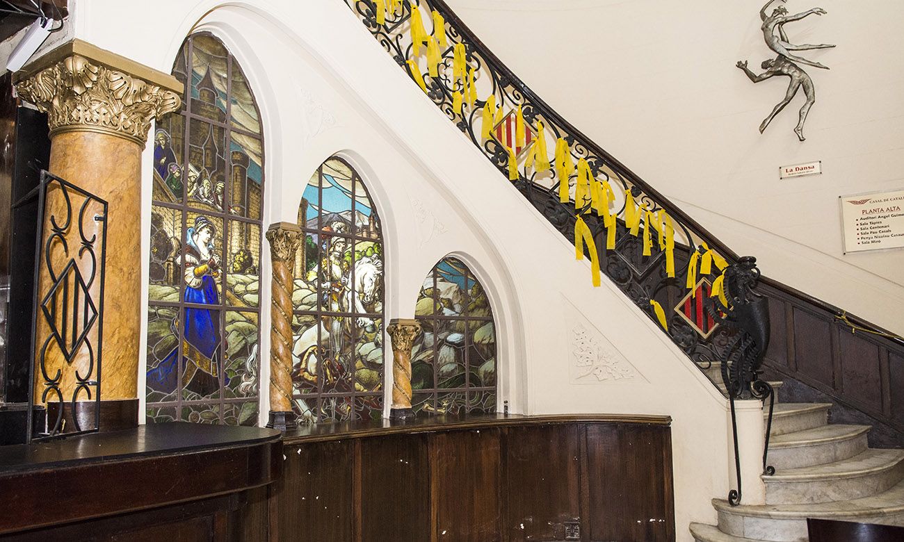 El vitral de San Jorge del Casal de Cataluña.