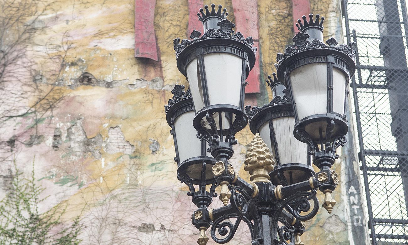 La Font de Canaletes original está ubicada en la calle Les Rambles de Barcelona.