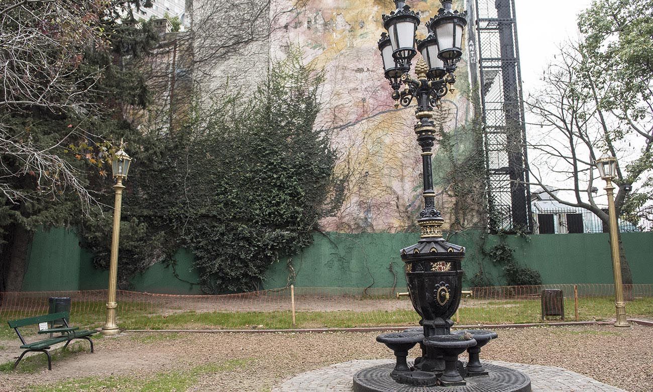 La réplica de la Font de Canaletes en Plaza Cataluña.