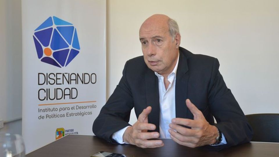 PACTO DE LA MONCLOA. “Nos llenamos la boca con ese ejemplo y no se ha hecho ni siquiera el intento de algo similar”.