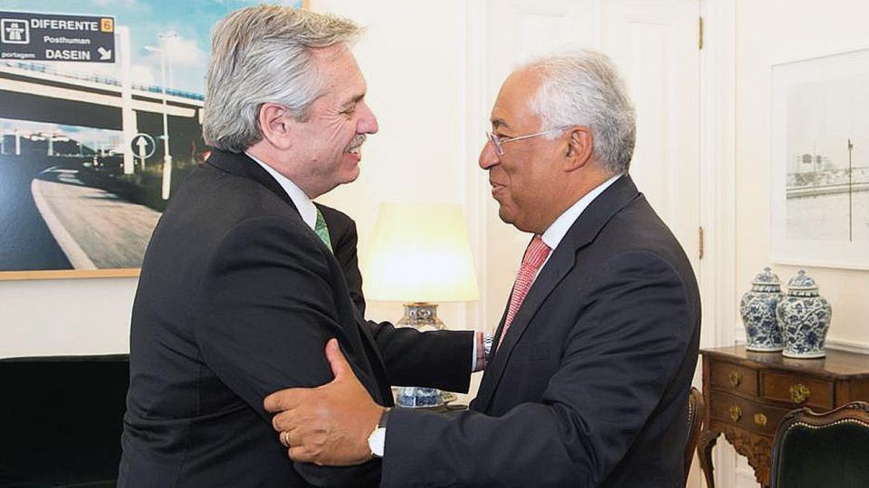 ‘Bilateral’. De España, Fernández viajó a Portugal para verse con el primer ministro, Antonio Costa.