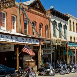 Virginia City parece un escenario de una película del oeste americano, pero es completamente real.