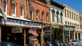 Virginia City parece un escenario de una película del oeste americano, pero es completamente real.
