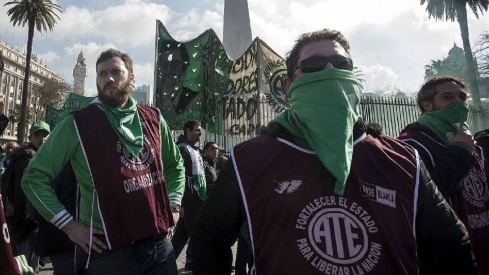 Paros y marchas en distintos puntos del país, organizados por ATE y CTA.