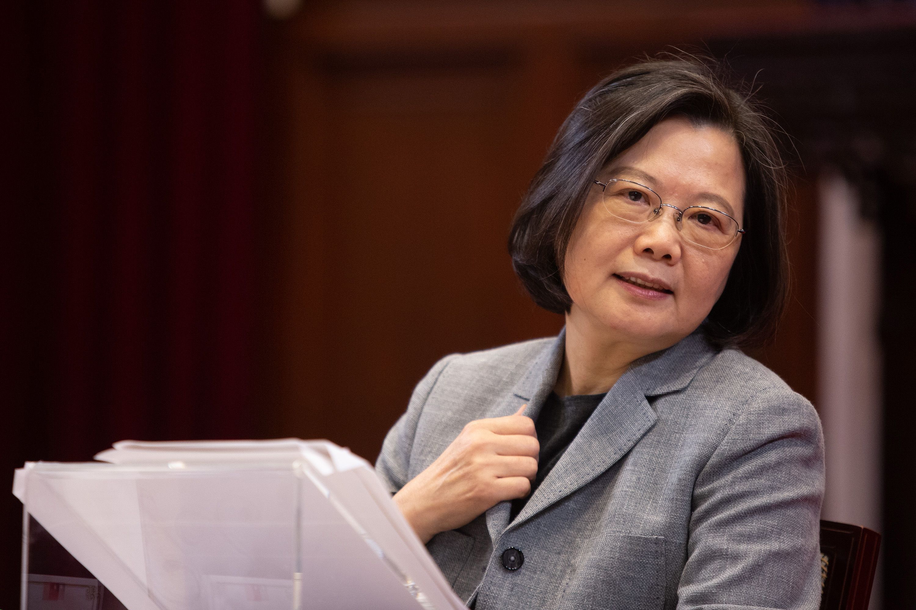 Taiwan’s President Rises From the Ashes With a Hand From Hong Kong