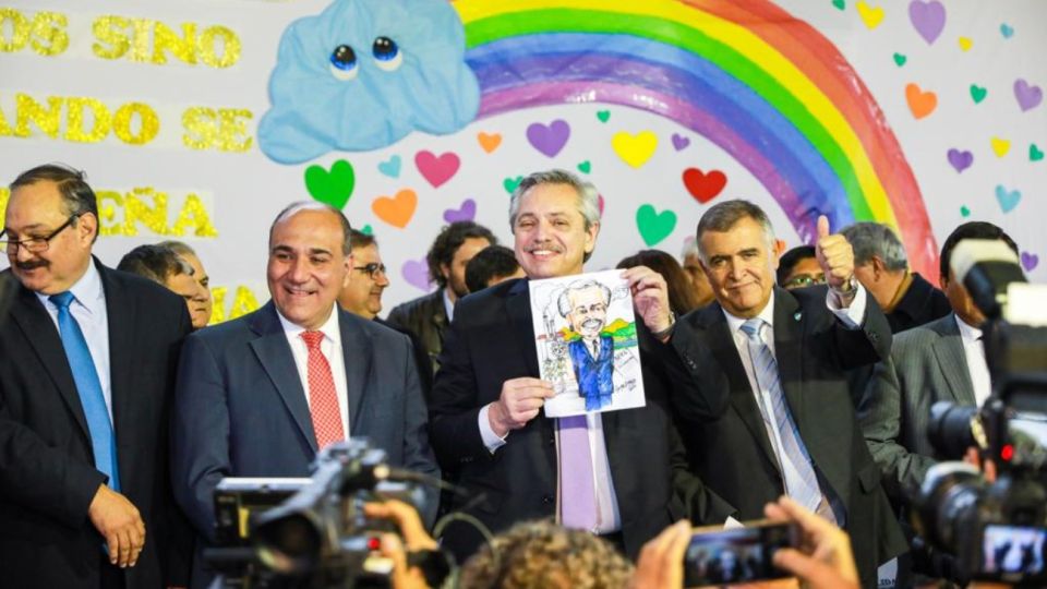 Alberto Fernández visitó Tucumán y estuvo junto al gobernador Juan Manzur.