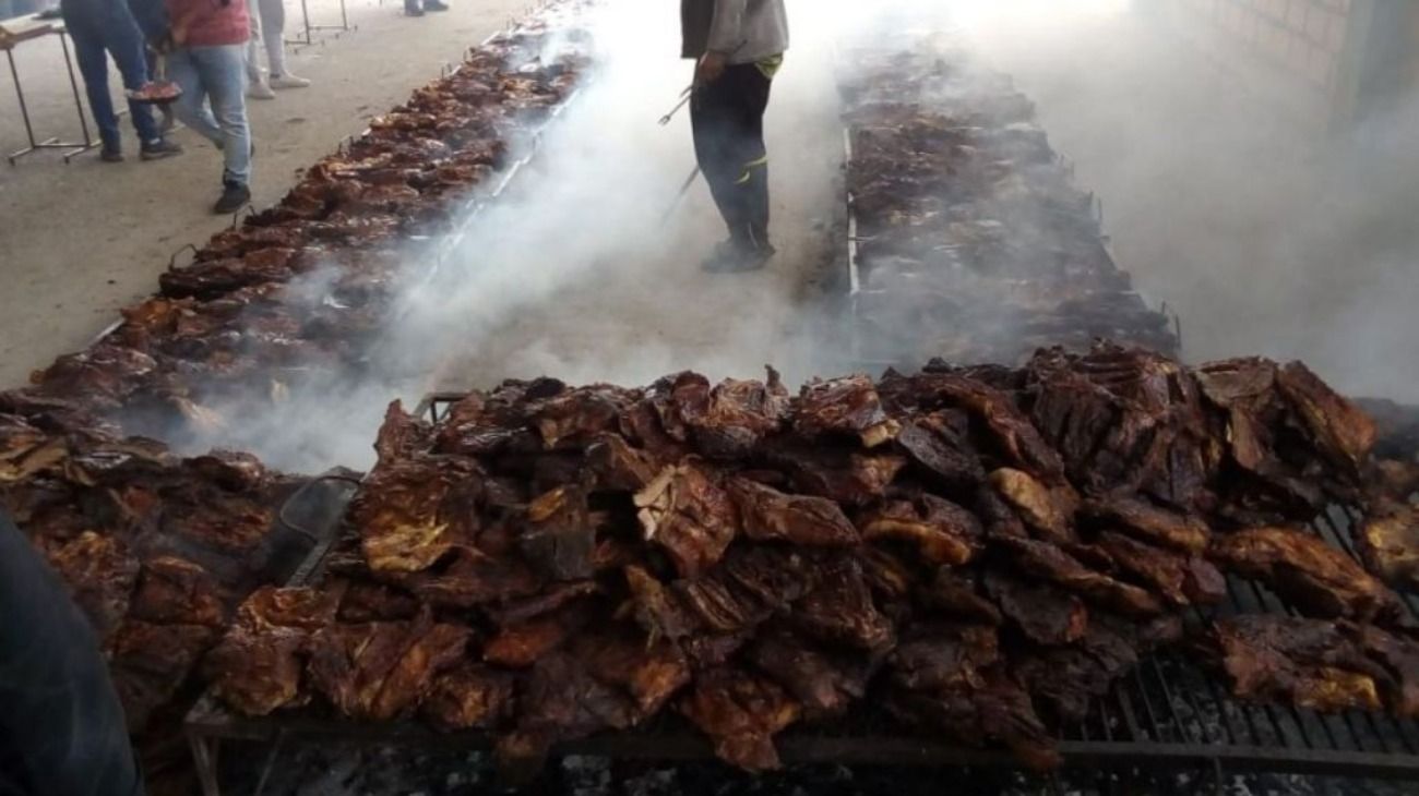 La llegada de Alberto Fernández a Tucumán generó bronca por el asado de bienvenida.