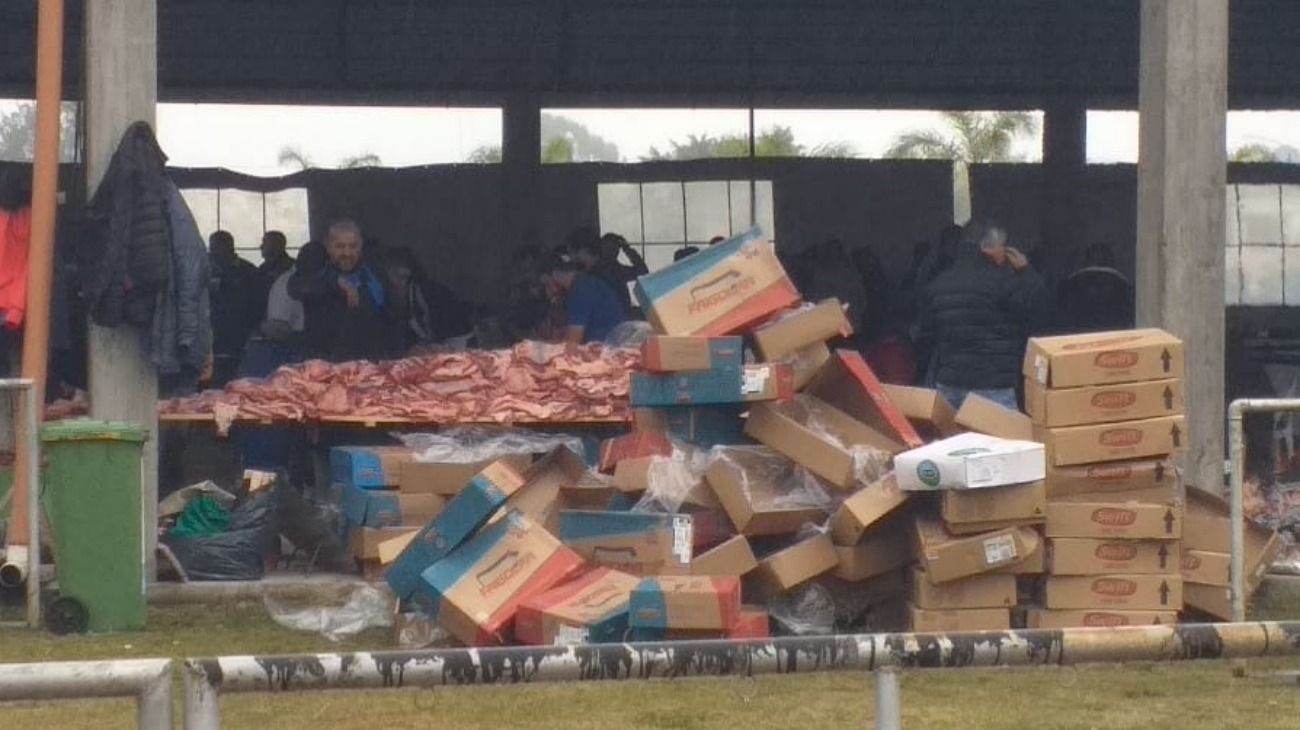 La llegada de Alberto Fernández a Tucumán generó bronca por el asado de bienvenida.