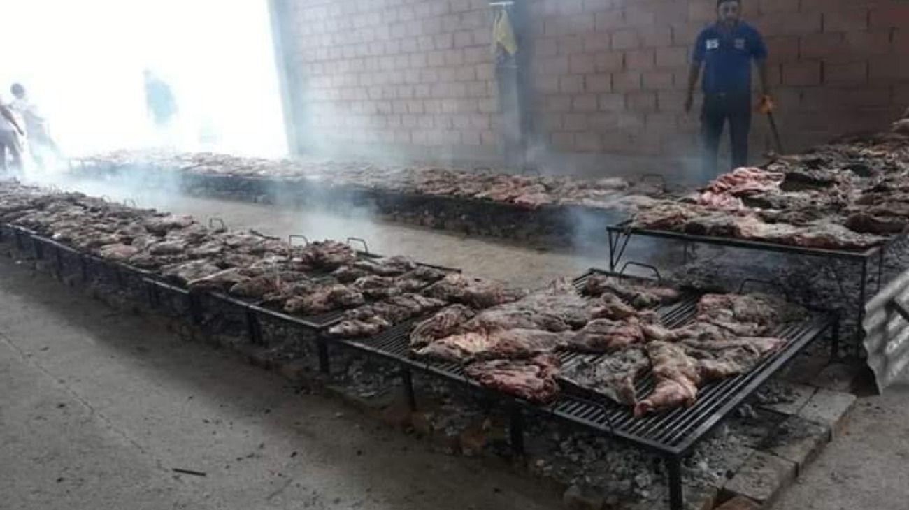 La llegada de Alberto Fernández a Tucumán generó bronca por el asado de bienvenida.